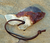 Couteau en silex et manche en os type Paléolithique supérieur